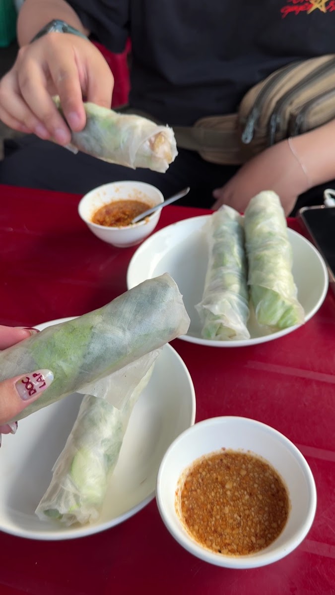 Bánh cuốn Trinh - chả ram