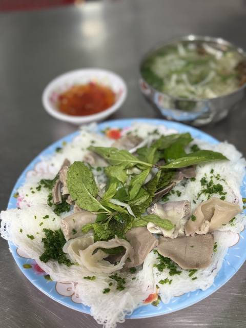 Bánh hỏi cháo lòng bến xe chợ Tuy Hoà