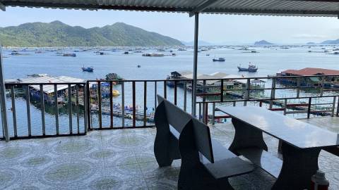 Bè hải sản Bốn Thinh