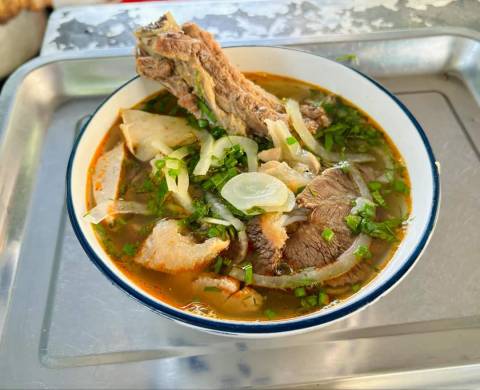 Bún bò số 1 Tân Dân