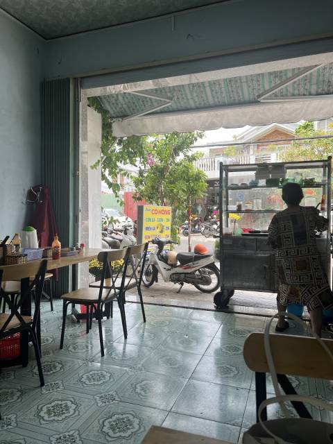 Cơm gà sườn Cô Hồng
