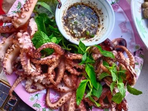Ngõ nhỏ Quán