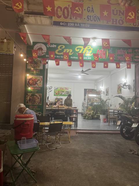 Quán Em Thi | Đặc sản Phú Yên | Cơm gà - Lẩu Gà Lá É Ớt Xiêm Xanh